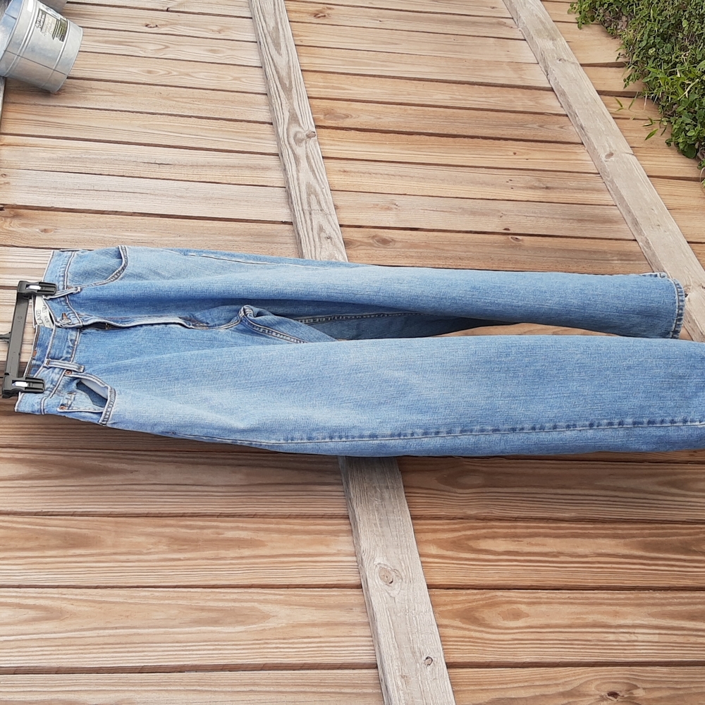 Men's Vintage Levis 559, size W 38, L 32, Relaxed Straight Fit